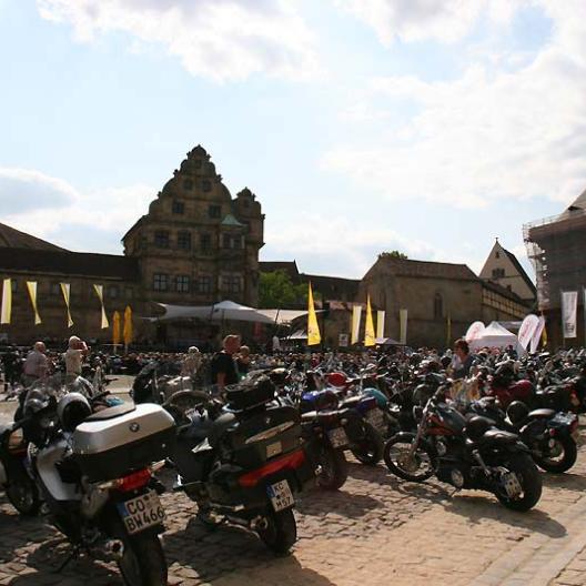 Motorräder auf dem Domplatz - Heinrichsfest 2013