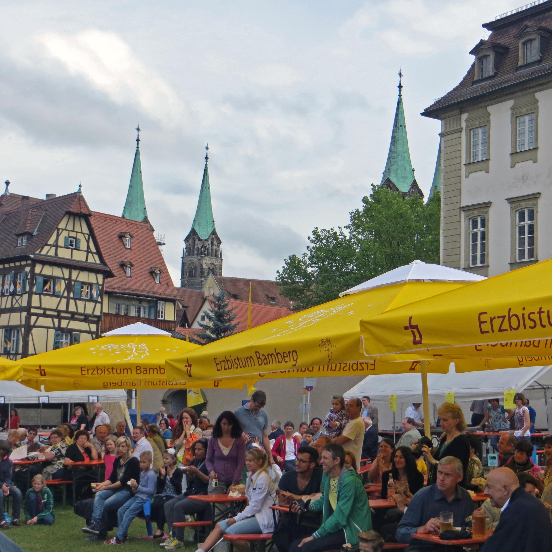 DJK-Platz vor dem Bischofspalais